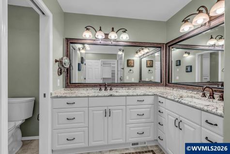1918 Spicetree Lane SE Salem OR 97306