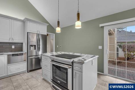 1918 Spicetree Lane SE Salem OR 97306