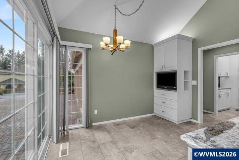 1918 Spicetree Lane SE Salem OR 97306