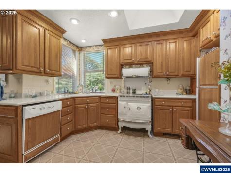 4370 Eagle Crest Road NW Salem OR 97304