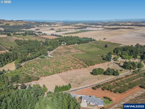 4370 Eagle Crest Road NW Salem OR 97304