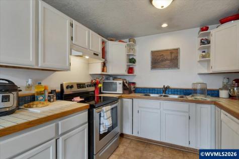 155 S 7th Street Jefferson OR 97352