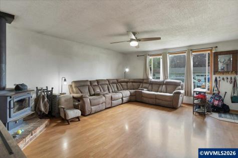155 S 7th Street Jefferson OR 97352