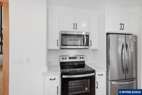 1020 N 3rd Street Woodburn OR 97071