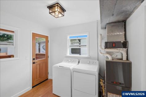 1020 N 3rd Street Woodburn OR 97071