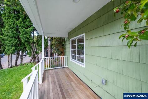 1020 N 3rd Street Woodburn OR 97071
