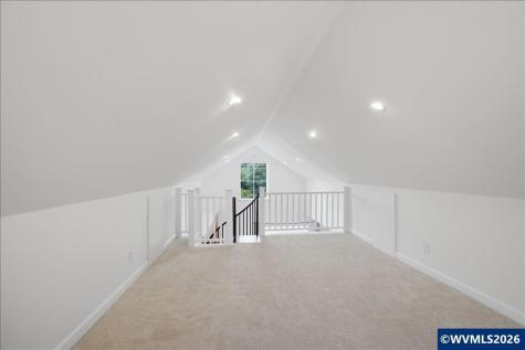 1020 N 3rd Street Woodburn OR 97071