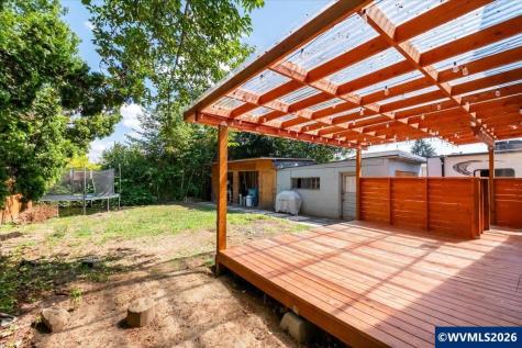 1020 N 3rd Street Woodburn OR 97071