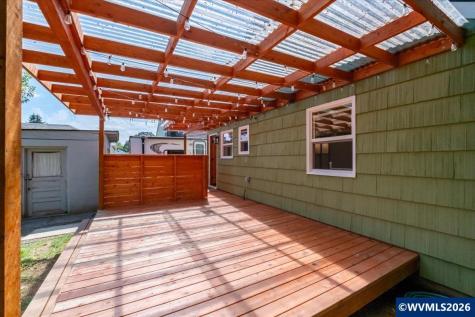 1020 N 3rd Street Woodburn OR 97071
