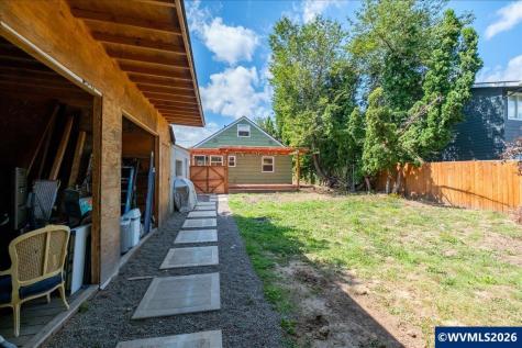 1020 N 3rd Street Woodburn OR 97071