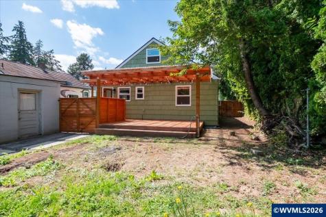 1020 N 3rd Street Woodburn OR 97071
