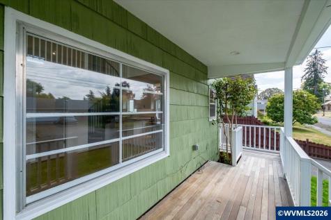 1020 N 3rd Street Woodburn OR 97071