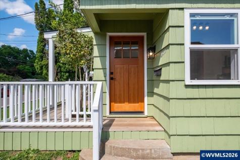 1020 N 3rd Street Woodburn OR 97071