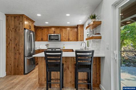 461 SE Walnut Avenue Dallas OR 97338