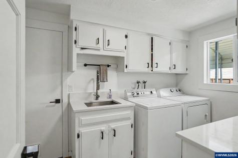 461 SE Walnut Avenue Dallas OR 97338