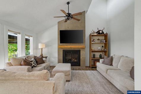 461 SE Walnut Avenue Dallas OR 97338