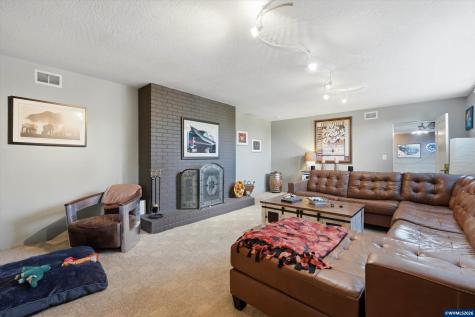 1451 Narcissus Court NW Salem OR 97304