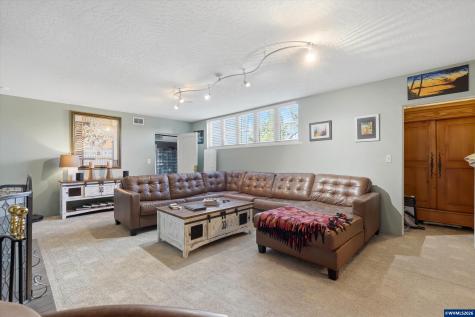 1451 Narcissus Court NW Salem OR 97304