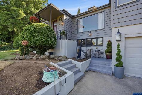 1451 Narcissus Court NW Salem OR 97304