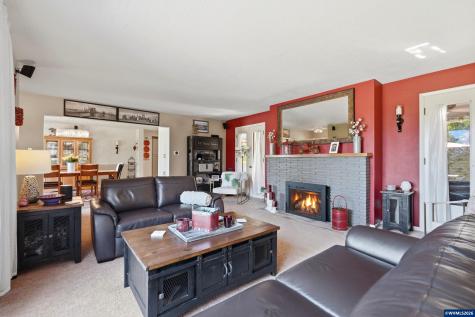1451 Narcissus Court NW Salem OR 97304