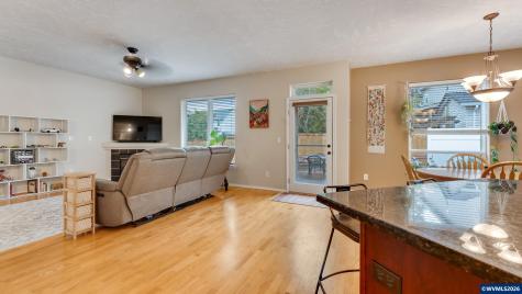 18283 Davis Street Sandy OR 97055
