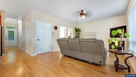 18283 Davis Street Sandy OR 97055
