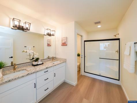 729 Periander Way Harrisburg OR 97352-9202
