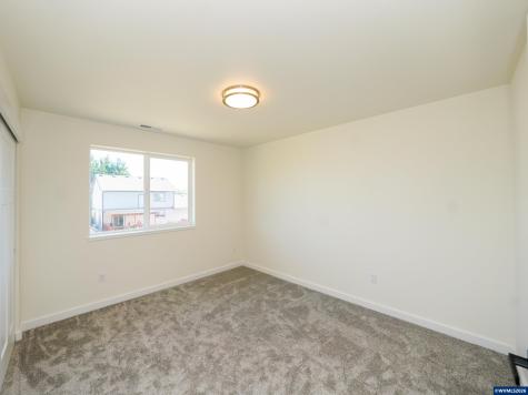 729 Periander Way Harrisburg OR 97352-9202