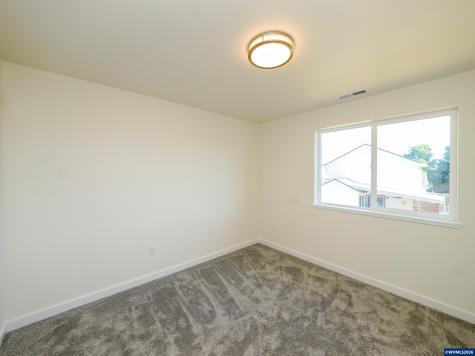 729 Periander Way Harrisburg OR 97352-9202