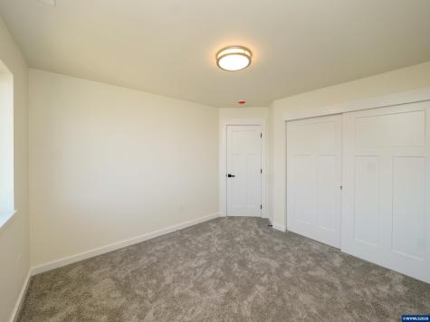 729 Periander Way Harrisburg OR 97352-9202
