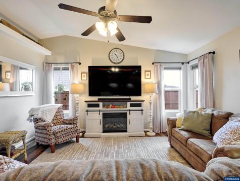 6224 Elena Street NE Albany OR 97321