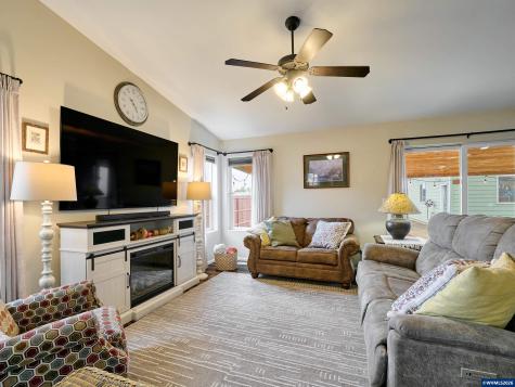6224 Elena Street NE Albany OR 97321