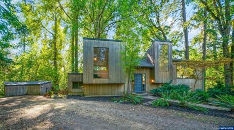 4298 River Road S Salem OR 97302