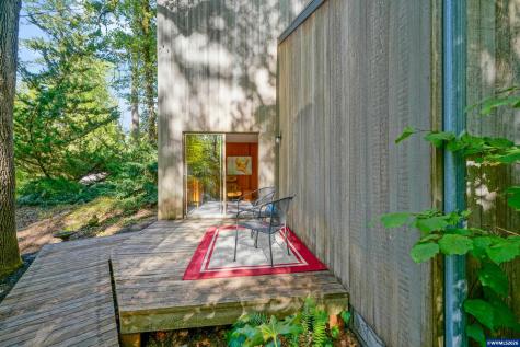 4298 River Road S Salem OR 97302