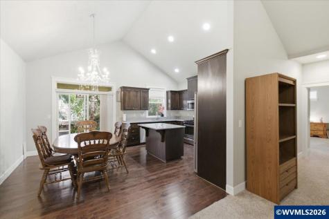323 Lydia Lane Lebanon OR 97355