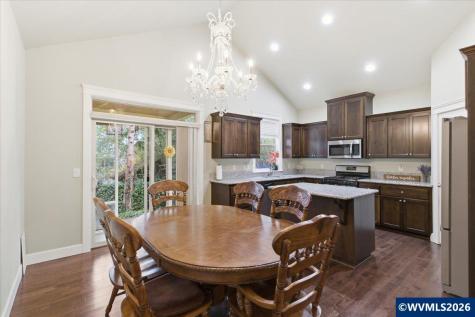 323 Lydia Lane Lebanon OR 97355