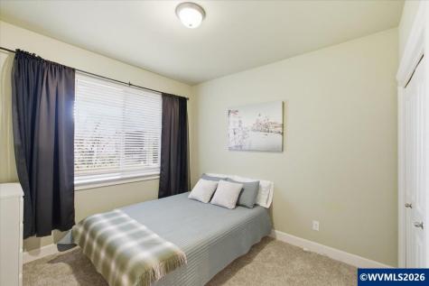 323 Lydia Lane Lebanon OR 97355
