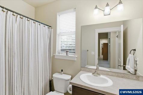 323 Lydia Lane Lebanon OR 97355