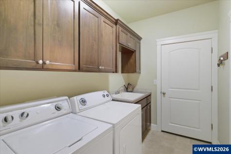 323 Lydia Lane Lebanon OR 97355