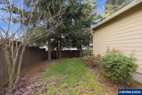 323 Lydia Lane Lebanon OR 97355