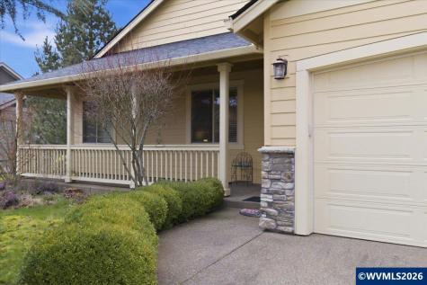 323 Lydia Lane Lebanon OR 97355