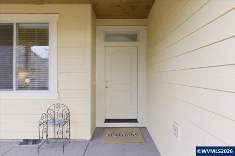 323 Lydia Lane Lebanon OR 97355