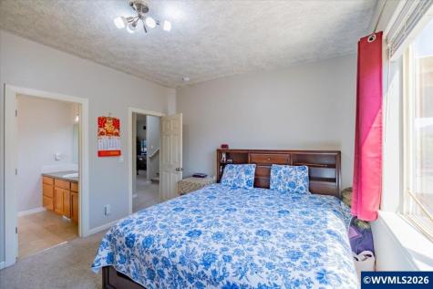 4199 Geranium Lp NE Salem OR 97305