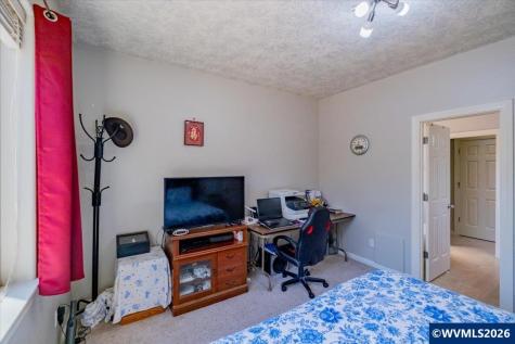 4199 Geranium Lp NE Salem OR 97305