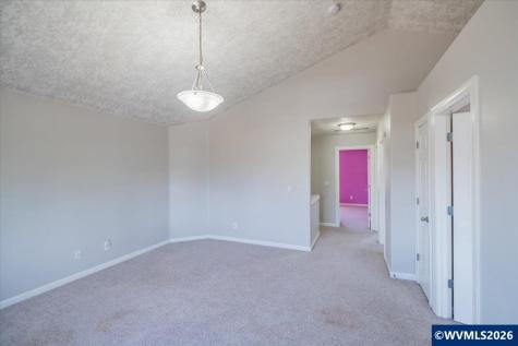 4199 Geranium Lp NE Salem OR 97305