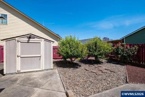4199 Geranium Lp NE Salem OR 97305