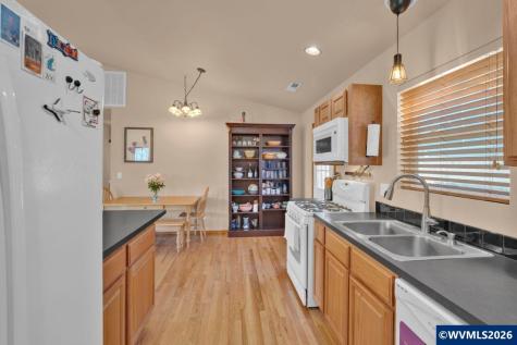 1737 13th Avenue SW Albany OR 97321