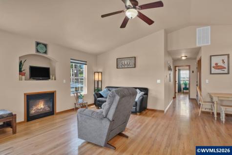 1737 13th Avenue SW Albany OR 97321