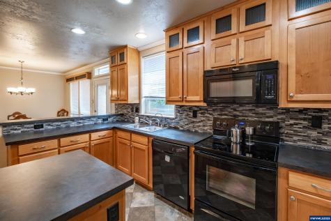15984 North Santiam Highway SE Stayton OR 97383