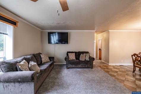 15984 North Santiam Highway SE Stayton OR 97383